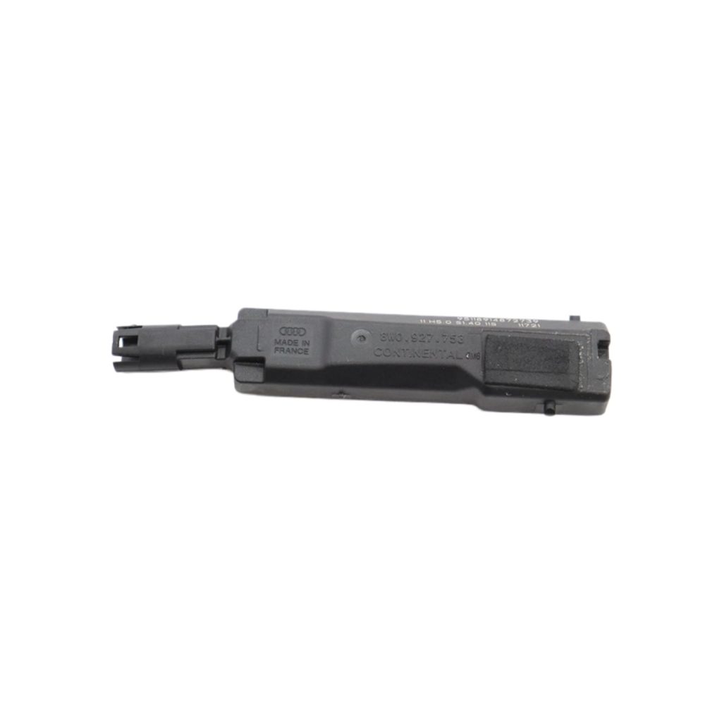 Auto Replacement Part 8W0927753-8W0927754 for Audi